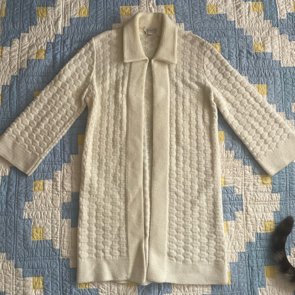 Vintage knit sweater / cardigan